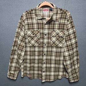 Wrangler Vintage Plaid  Button down Shirt‎ Size Medium